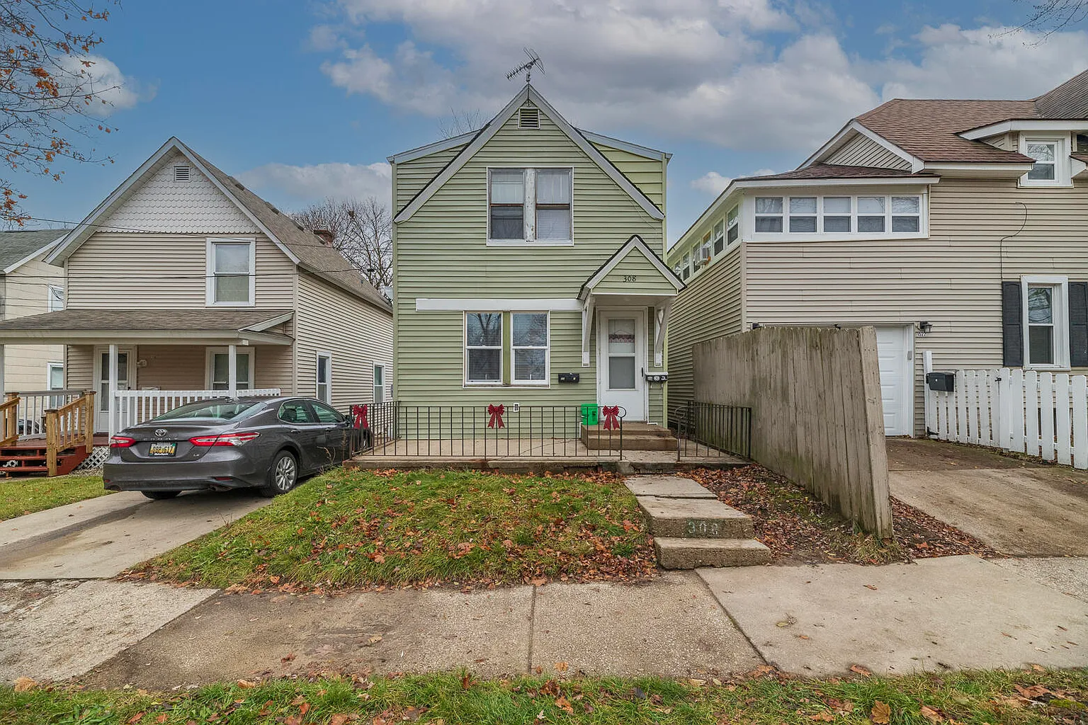 308 Prairie Ave photo 1