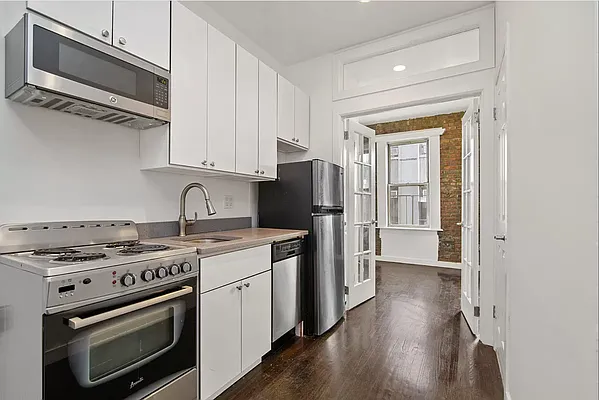 Rented by Compass | media 9