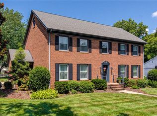 5404 Pondfield Dr, Greensboro, NC 27410
