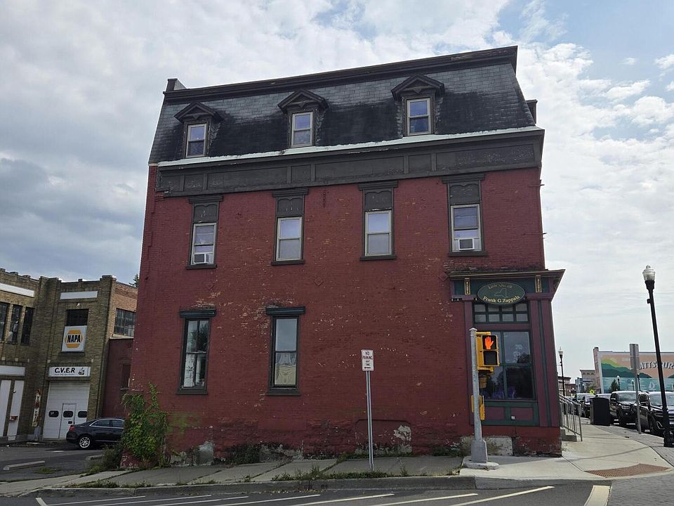 2nd image of 136 Margaret St