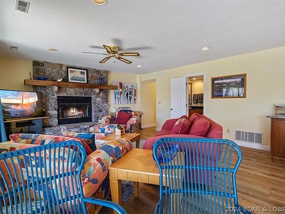 5th image of 212 Barberton Dr
