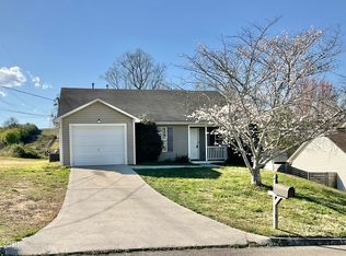 2051 Torch Light Ln, Knoxville, TN 37921