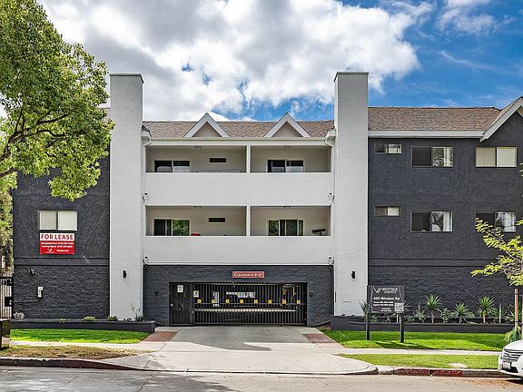 2nd image of 420 W Windsor Rd APT 11