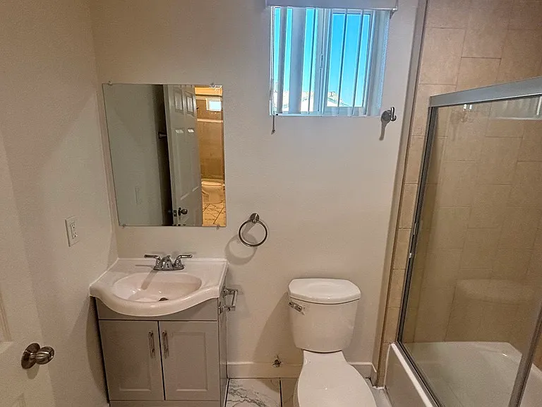 6414 1/2 Denver Ave — Photo 15
