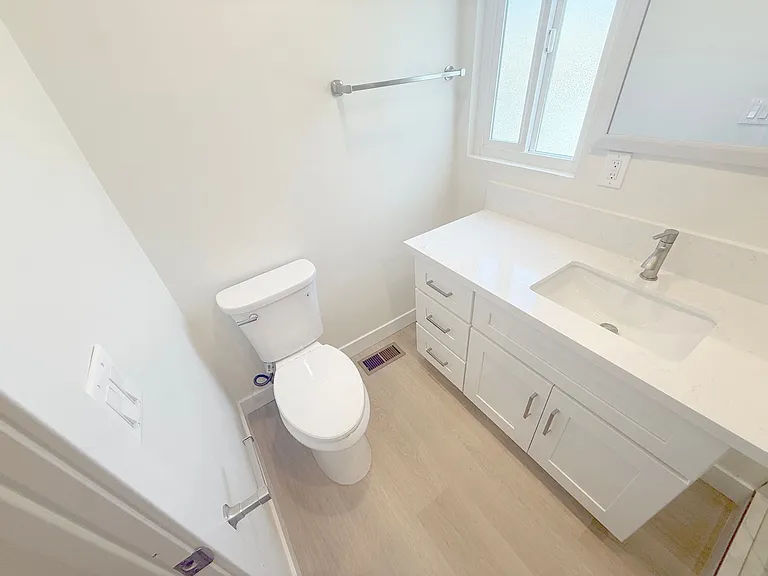 200 E Dryden St — Photo 10