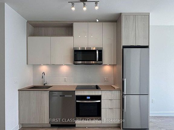 5th image of 70 Princess St #Penthouse 3015