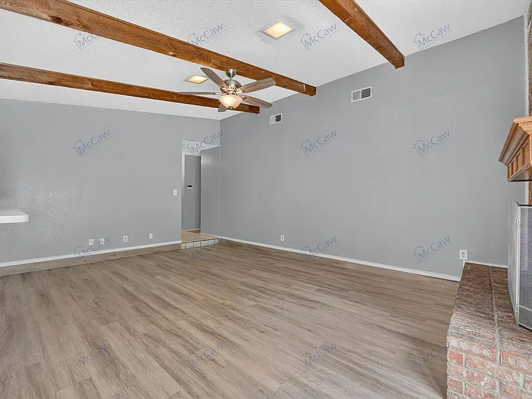 2913 Green Ridge St — Photo 5
