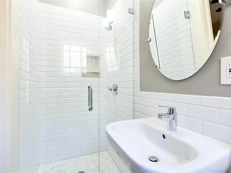1337 N Highland Ave NE — Photo 7