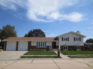 3251 Prairie Ln, Columbus, NE 68601
