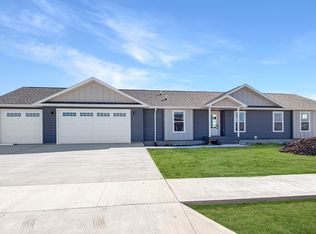1509 Ellis Ave, Marshall, MN 56258
