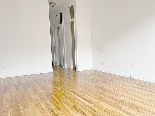 5th image of 313 E 90th St APT 4D