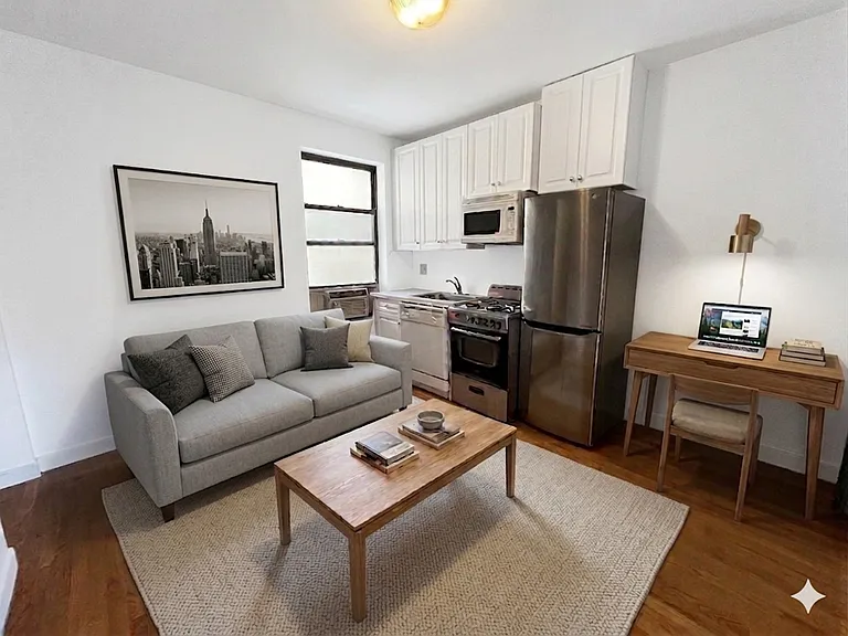 370 W 51st St #3A — Photo 1