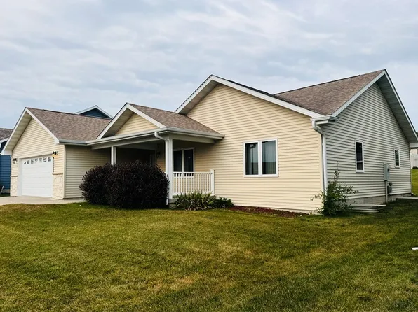 1817 McKay Dr, Knoxville, IA 50138