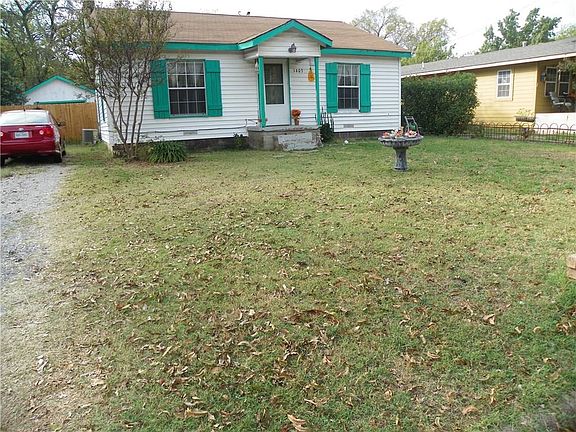 2nd image of 1403 Oak St