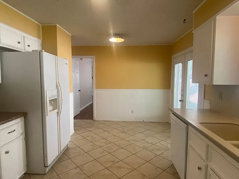 508 E 27th Ave — Photo 11