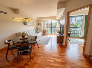 820 Emerald St APT 410, Saint Paul, MN 55114