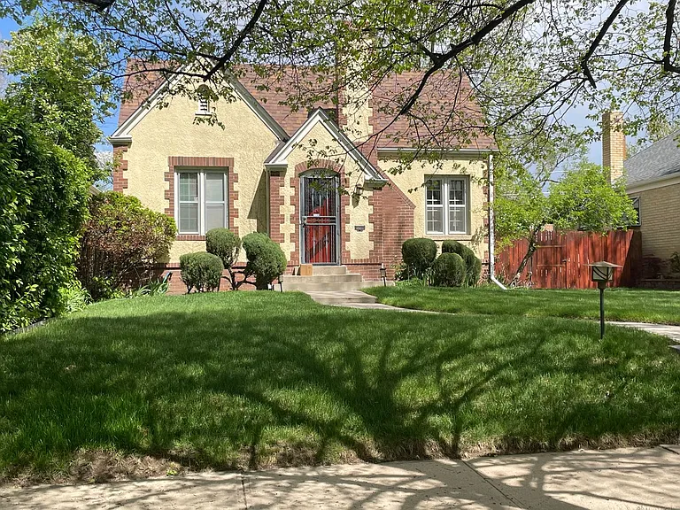 2082 Ivy St — Photo 1