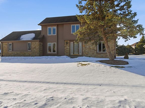 3rd image of 4843 Essex Ct