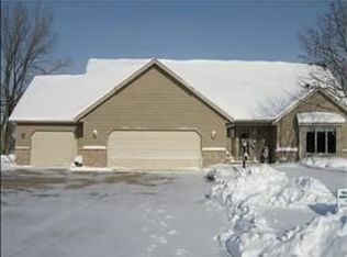 W2484 Clover Downs Ct, Appleton, WI 54915