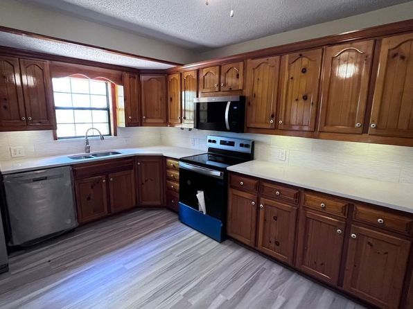 3921 Rock Ridge Rd, Birmingham, AL 35210