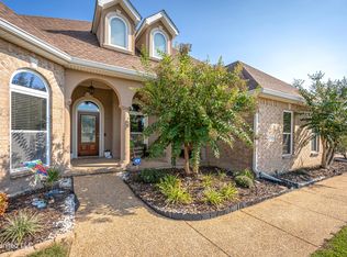 6100 Silverleaf Dr, Ocean Springs, MS 39564