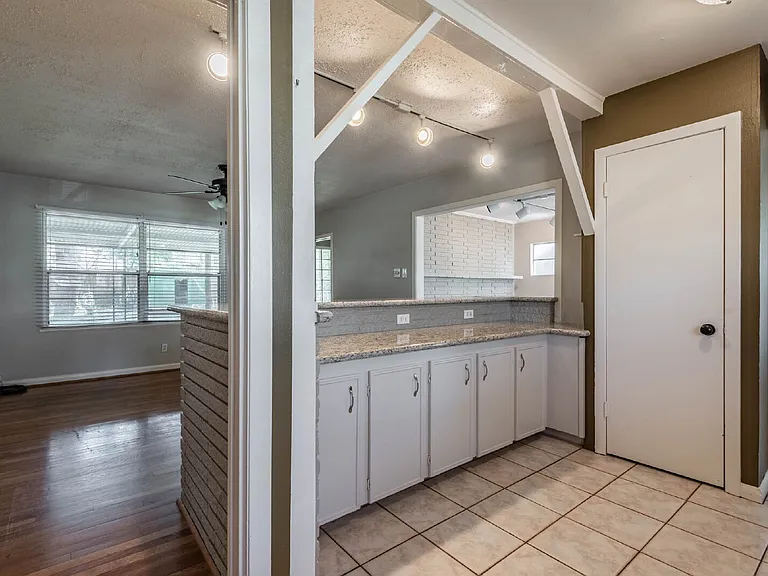 1439 Richelieu Ln — Photo 8