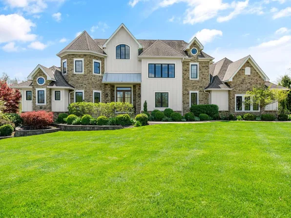 129 Orchard Wood Path, Granville, OH 43023