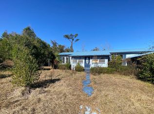 4976 Dickens Ln, Marianna, FL 32446