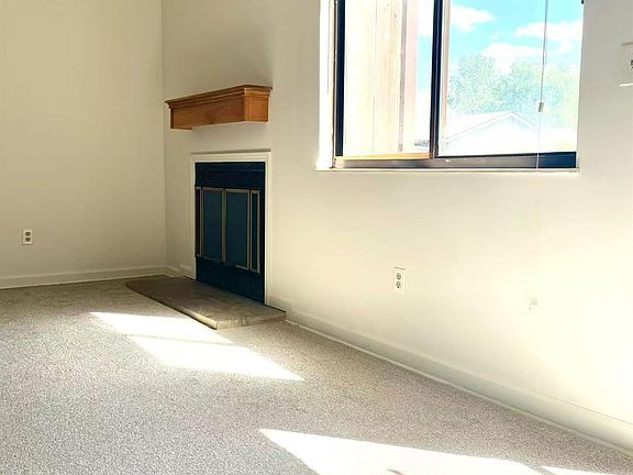 3rd image of 3844 Mack Rd