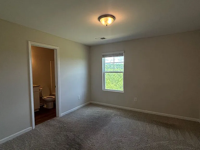 125 Adger Rd — Photo 15
