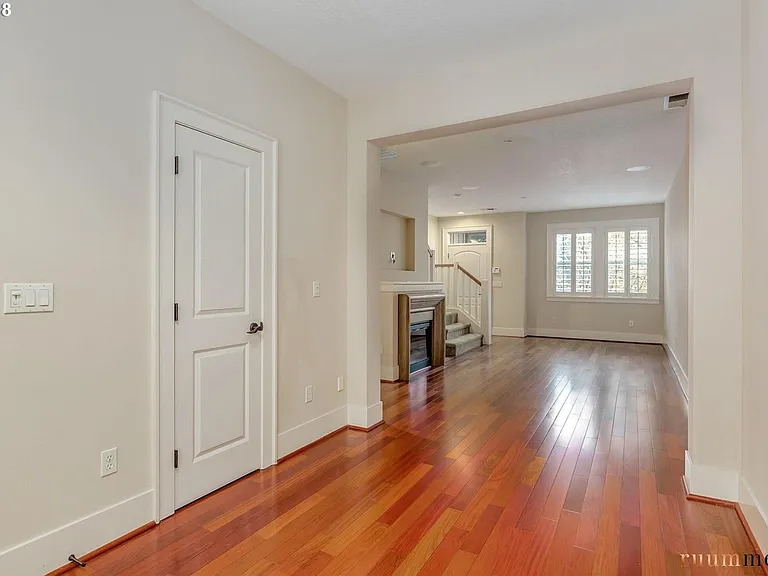 658 SW Rustica Ter — Photo 8