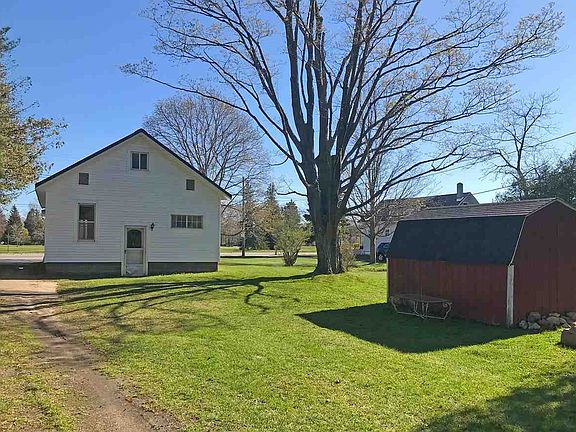 4th image of 747 Petoskey Ave