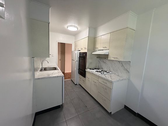 3rd image of 67-10 190th Ln APT 3B