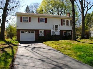 77 Coventry Ct, Voorheesville, NY 12186