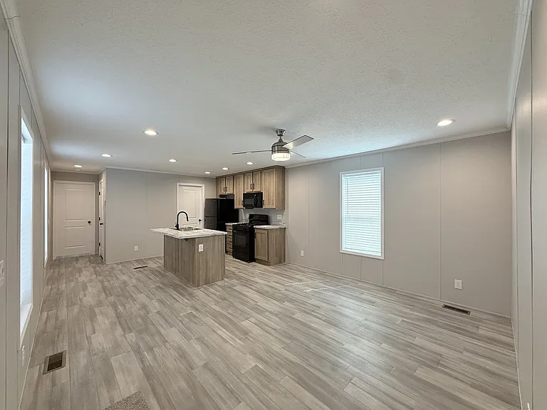 29800 Guilford Cir #168 — Photo 2