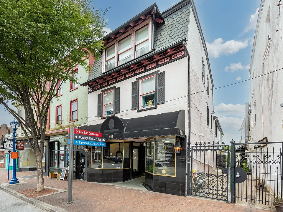241 Bridge St #B