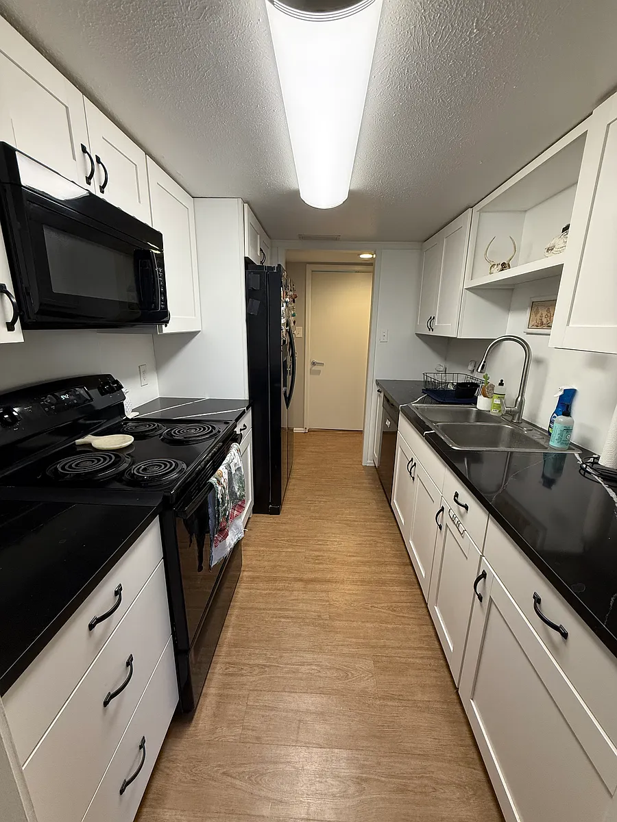Photo 2 of 10 - 9725 E Harvard Ave #428 - Denver, CO Building Photo - 9725 E Harvard Ave #428