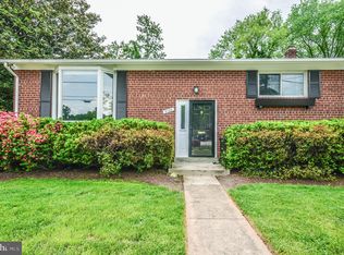 5104 Oakglen Dr, Rockville, MD 20852