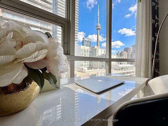 4th image of 393 King St W #706