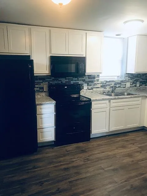 312 S 10th St photo 1