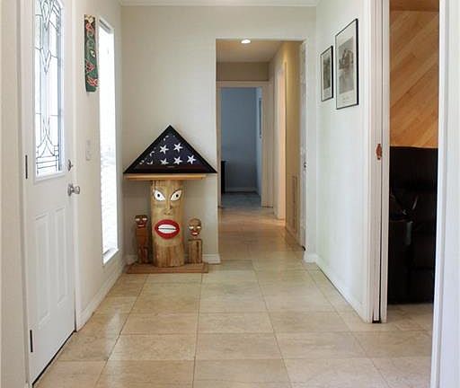 3rd image of 4952 Sunset Cir N