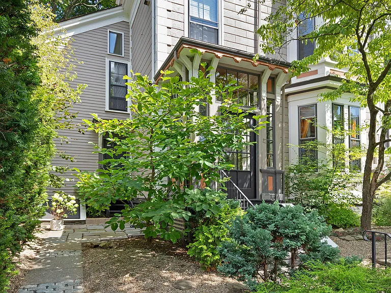32 Hawthorn St #1 — Photo 41