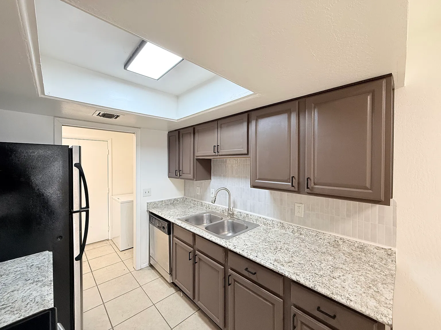 2 bed, 900 sqft, $1,295 — Photo 4