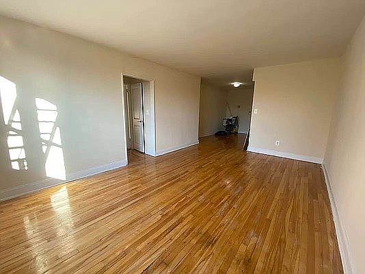 3rd image of 143-29 Barclay Ave #5A