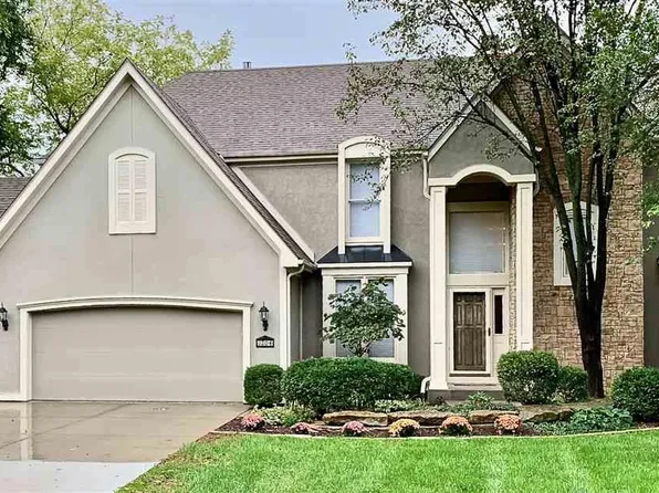 1204 Oak Tree Dr, Lawrence, KS 66049