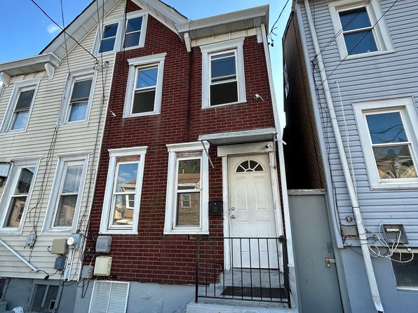39 Adeline St