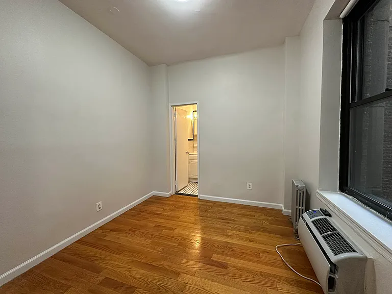 11 E 32nd St #5O — Photo 4