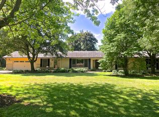 555 W Laramie Ln, Bayside, WI 53217