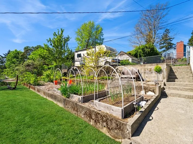 Terraced garden