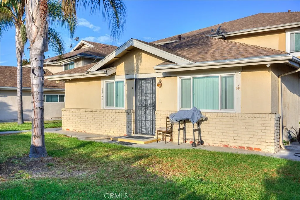 2 bed, 758 sqft, $2,400 — Photo 4